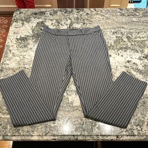 Banana Republic Women’s Navy Striped Straight Leg Pants size 2.